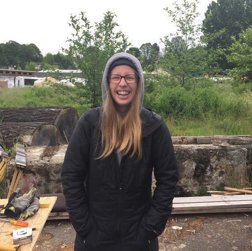 Suzanne King Photo 31