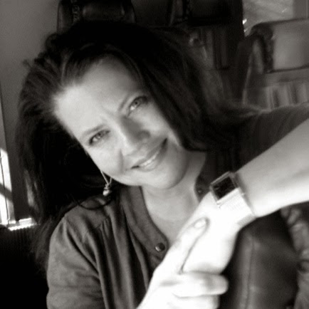 Christina Ernst Photo 14