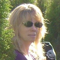 Julie Woods Photo 34