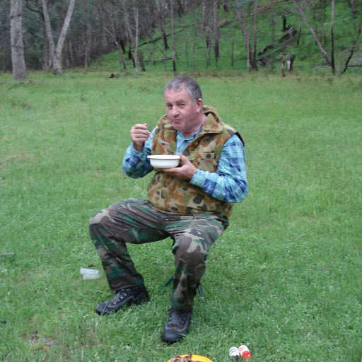 Malcolm Robertson Photo 31