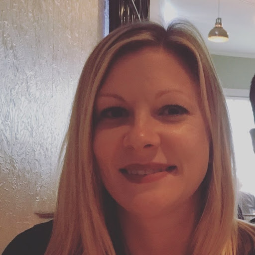 Emily Fields Photo 19