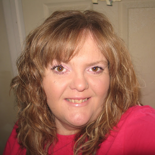 Lisa Nicholson Photo 21