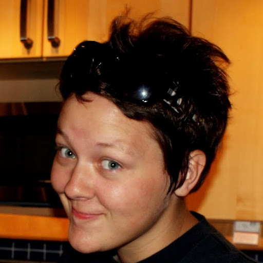 Lara Jennings Photo 1