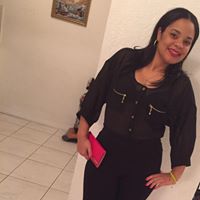 Daisy Fernandez Photo 17