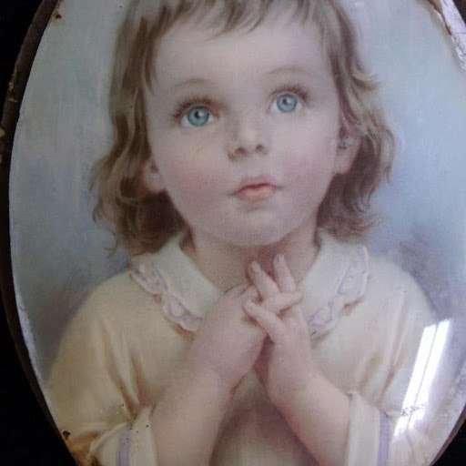 Maggie Leon Photo 13