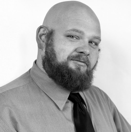 Lance Tucker Photo 28