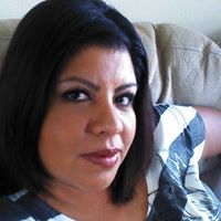 Jennifer Robles Photo 33