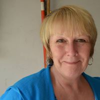 Beth Hastings Photo 15