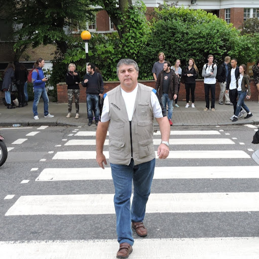 Roberto Montes Photo 19