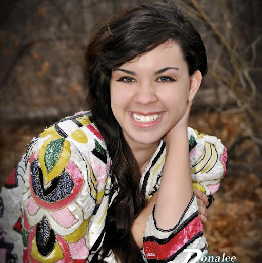 Christina Lowery Photo 12