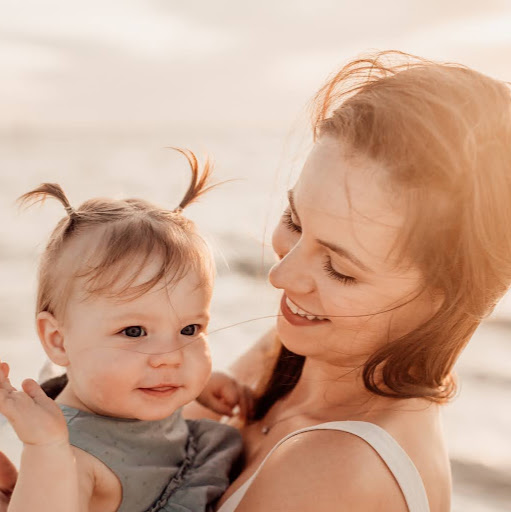 Amanda Crisp Photo 17