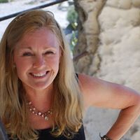 Elizabeth Connolly Photo 14