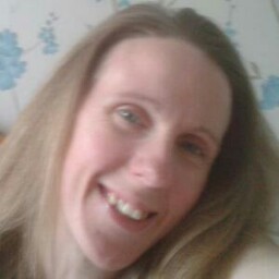 Vicky Holmes Photo 25