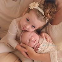 Sara Hartley Photo 30