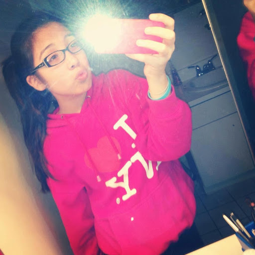 Stephanie Moran Photo 24