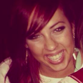 Stephanie Holt Photo 17