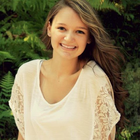 Danielle Croteau Photo 4