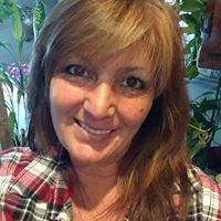 Julie Swanson Photo 17