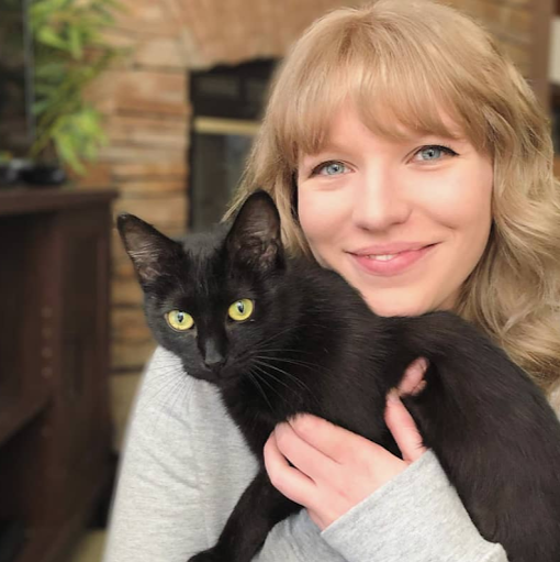 Laura Stanley Photo 29