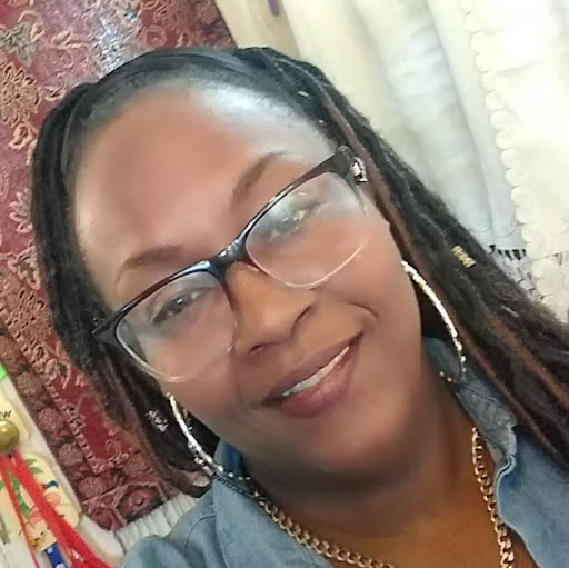 Nicole Moore Photo 16