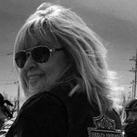Deborah Tomlin Photo 6
