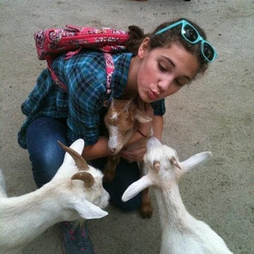 Julia Taylor Photo 40