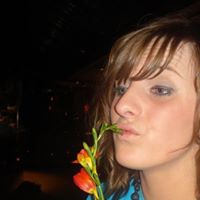 Renee Middleton Photo 14