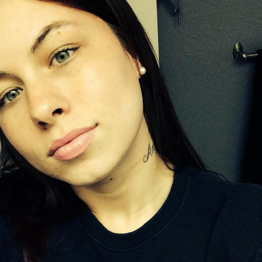 Cheyenne Adams Photo 6