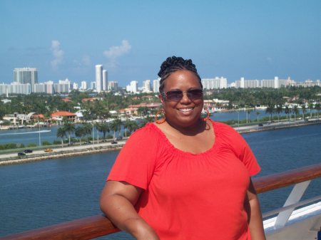 Karen Strong Photo 28