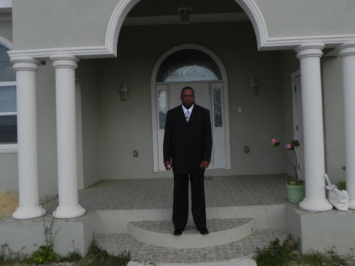 Howard Green Photo 24