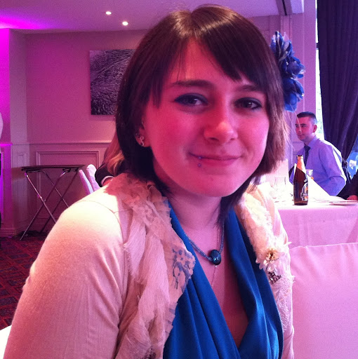 Shelly Hughes Photo 8