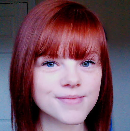 Laura Owen Photo 32