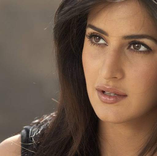 Divya Reddy Photo 22