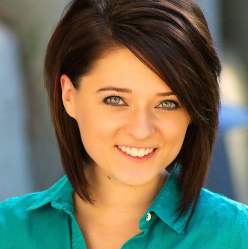 Mae Martin Photo 33