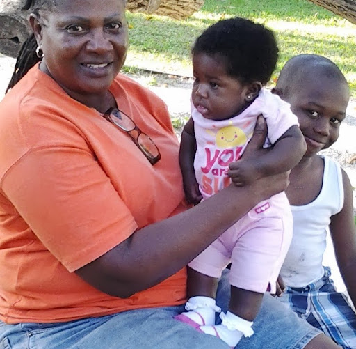 Sandra Seymour Photo 32