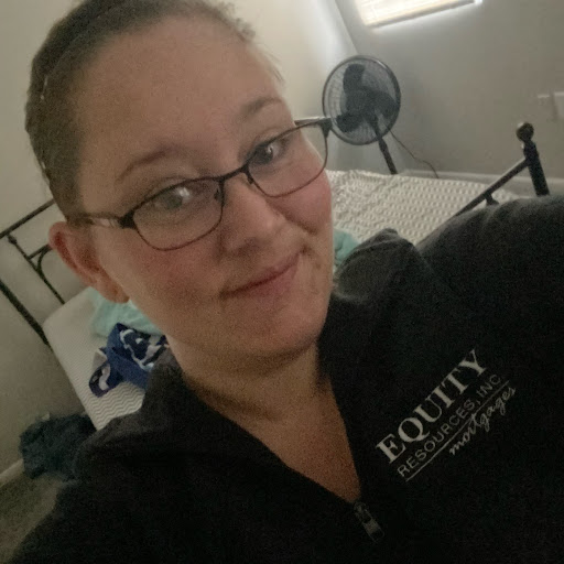 Alicia Kuhn Photo 14