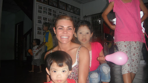 Kirsten Tucker Photo 15