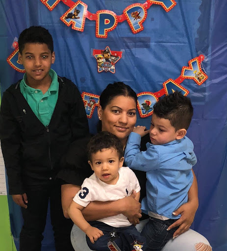 Carolyn Hernandez Photo 24