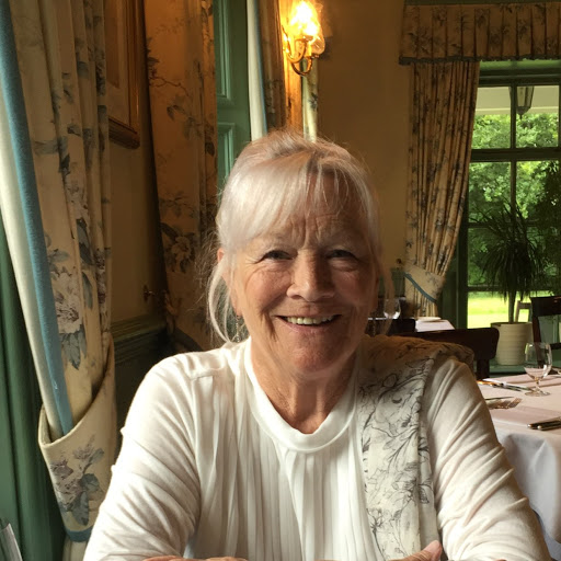 Anne Winter Photo 24