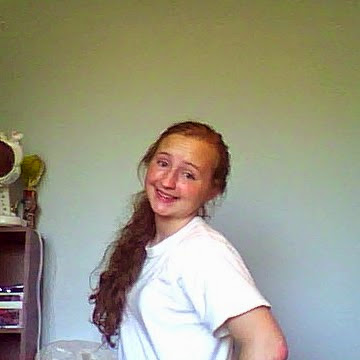 Emily Brooks Photo 34