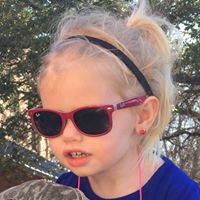 Sarah Schneider Photo 18