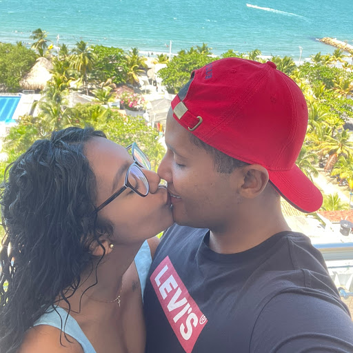 Efrain Robles Photo 7