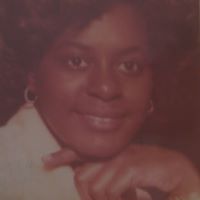 Angela Daniels Photo 16