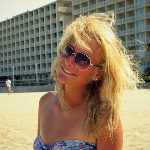 Julia Bright Photo 9