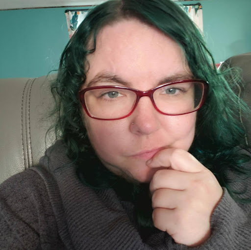 Amanda Leonard Photo 18