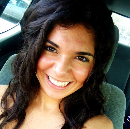 Sandra Yanez Photo 29