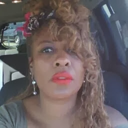 Michele Henry Photo 14