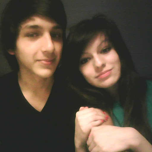 Sara Trevino Photo 36