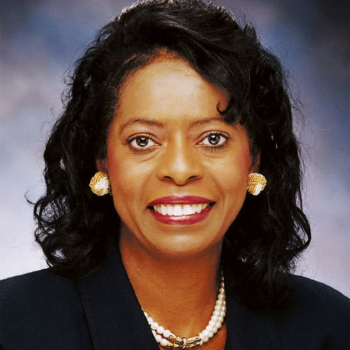 Janette Little Photo 14