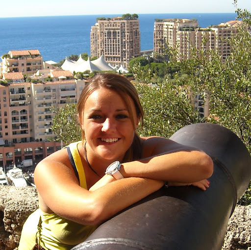 Caitlin Hall Photo 16